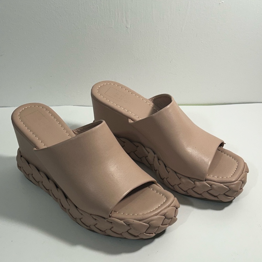 SHUSHOP Letizia Platform
Wedges Women's Shoes
Size 8